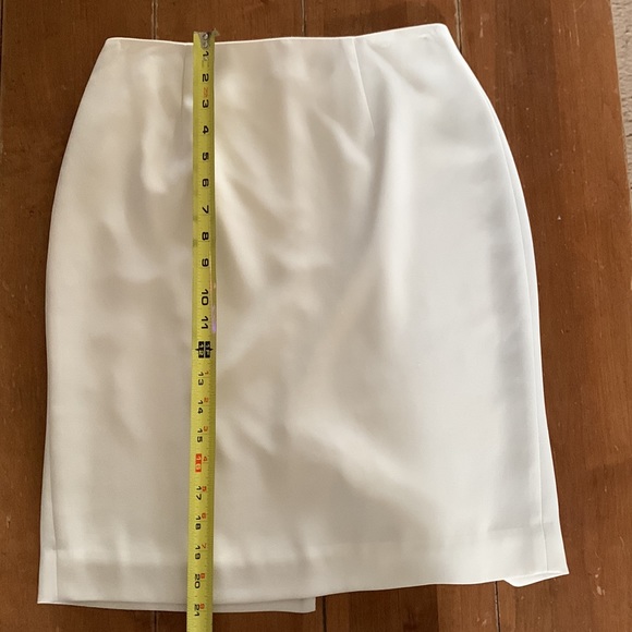 White 4P Suit Skirt - Picture 3 of 4